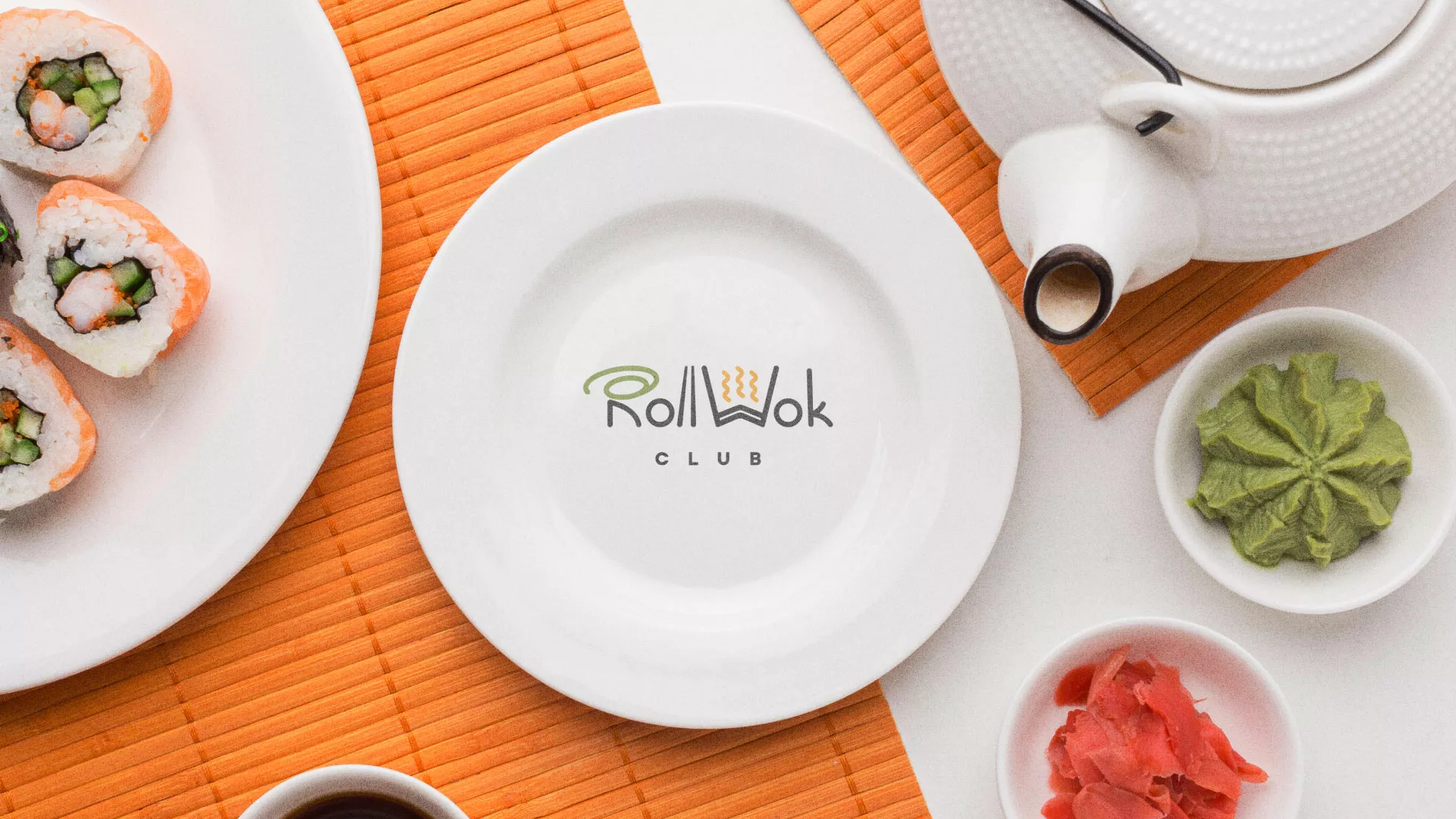 Разработка логотипа и фирменного стиля суши-бара «Roll Wok Club» в Навашино